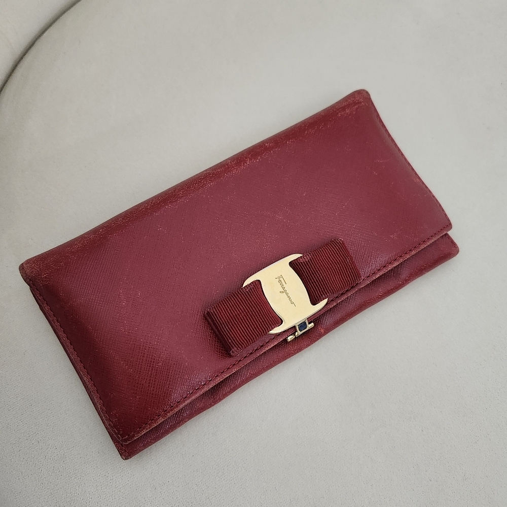 Authentic Salvatore Ferragamo Red Vera Bow Wallet